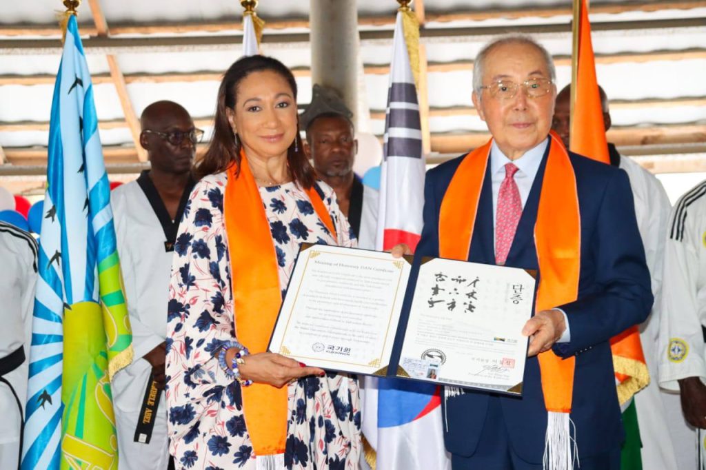 Distinction honorifique : La ministre Françoise Remarck reçoit sa ceinture noire 6e dan de taekwondo