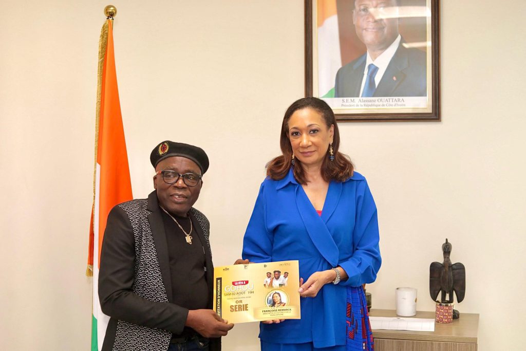 Audience accordée à l’humoriste Michel GOHOU