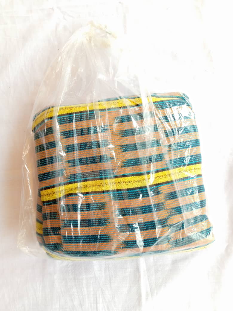 Pagne Baoulé de couleur rose